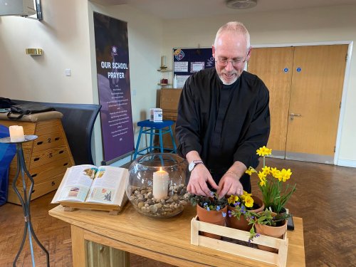 We were very pleased to welcome Rev. Philip Hopper into school this afternoon to lead our school assembly. Philip talked to the children about spring and the coming celebration of Easter.