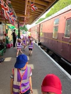 EYFS Trip to the Train Station!